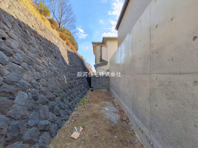 G00388510 神奈川県横浜市港北区高田西３丁目 新築一戸建て 7198万円 土地面積113.47m² (約34.32坪) 建物面積86.32m² (約26.11坪) 間取り２ＳＬＤＫ 築年月2026年03月【外観11】