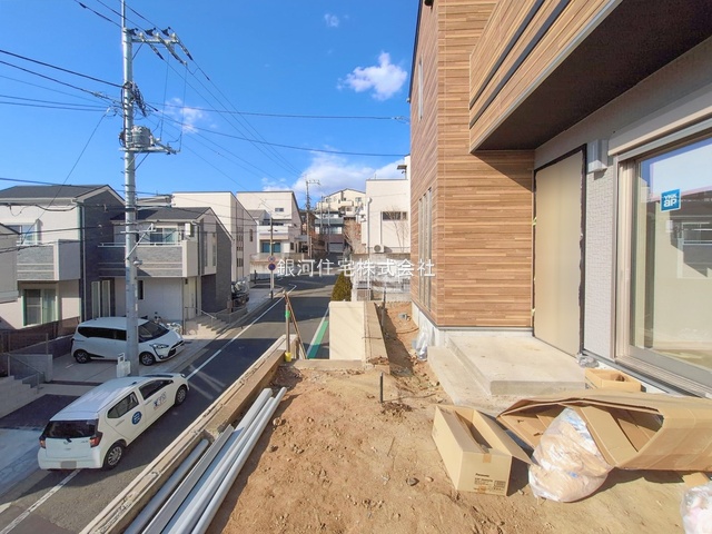 G00388510 神奈川県横浜市港北区高田西３丁目 新築一戸建て 7198万円 土地面積113.47m² (約34.32坪) 建物面積86.32m² (約26.11坪) 間取り２ＳＬＤＫ 築年月2026年03月【外観18】