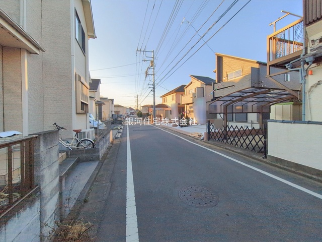 G00388519 東京都立川市若葉町４丁目 新築一戸建て 5790万円 土地面積127.06m² (約38.43坪) 建物面積99.36m² (約30.05坪) 間取り４ＬＤＫ 築年月2026年01月(築１年以内)【外観3】