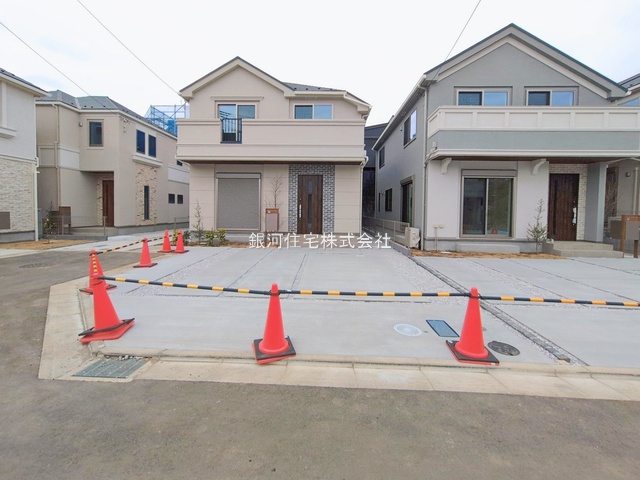 G00388532 東京都稲城市坂浜 新築一戸建て 5530万円 土地面積130.49m² (約39.47坪) 建物面積104.65m² (約31.65坪) 間取り４ＬＤＫ 築年月2026年02月(築１年以内)【外観8】