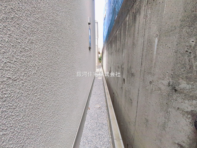 G00388532 東京都稲城市坂浜 新築一戸建て 5530万円 土地面積130.49m² (約39.47坪) 建物面積104.65m² (約31.65坪) 間取り４ＬＤＫ 築年月2026年02月(築１年以内)【外観9】