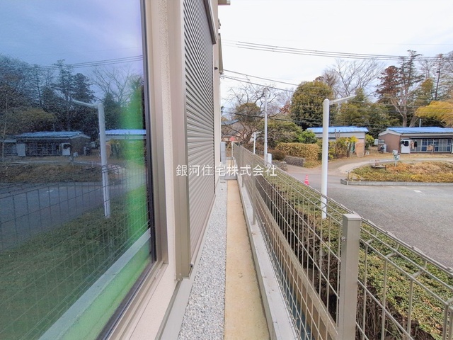 G00388535 東京都稲城市坂浜 新築一戸建て 5380万円 土地面積130.20m² (約39.38坪) 建物面積101.32m² (約30.64坪) 間取り２ＳＬＤＫ 築年月2026年02月(築１年以内)【外観11】