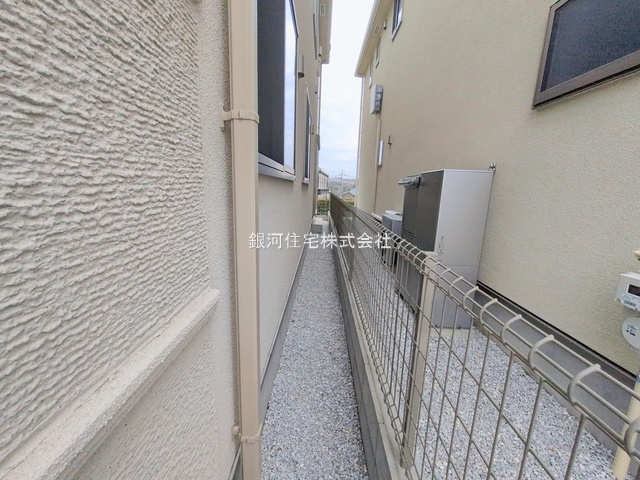 G00388535 東京都稲城市坂浜 新築一戸建て 5380万円 土地面積130.20m² (約39.38坪) 建物面積101.32m² (約30.64坪) 間取り２ＳＬＤＫ 築年月2026年02月(築１年以内)【外観12】