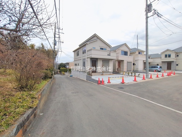 G00388536 東京都稲城市坂浜 新築一戸建て 5480万円 土地面積130.20m² (約39.38坪) 建物面積103.92m² (約31.43坪) 間取り２ＳＬＤＫ 築年月2026年02月(築１年以内)【外観6】