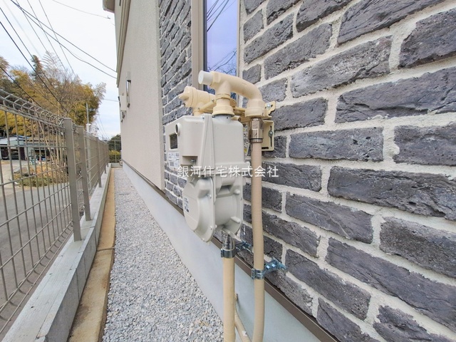 G00388536 東京都稲城市坂浜 新築一戸建て 5480万円 土地面積130.20m² (約39.38坪) 建物面積103.92m² (約31.43坪) 間取り２ＳＬＤＫ 築年月2026年02月(築１年以内)【外観7】