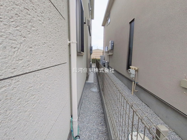 G00388536 東京都稲城市坂浜 新築一戸建て 5480万円 土地面積130.20m² (約39.38坪) 建物面積103.92m² (約31.43坪) 間取り２ＳＬＤＫ 築年月2026年02月(築１年以内)【外観9】