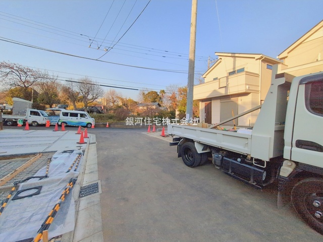 G00388536 東京都稲城市坂浜 新築一戸建て 5480万円 土地面積130.20m² (約39.38坪) 建物面積103.92m² (約31.43坪) 間取り２ＳＬＤＫ 築年月2026年02月(築１年以内)【外観16】