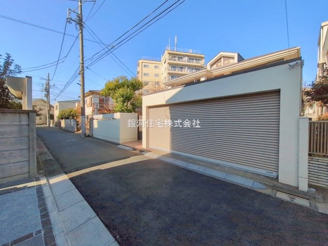 G00388537 東京都中野区沼袋２丁目 新築一戸建て 9780万円 土地面積66.97m² (約20.25坪) 建物面積108.79m² (約32.90坪) 間取り３ＳＬＤＫ 築年月2025年09月(築１年以内)【外観4】