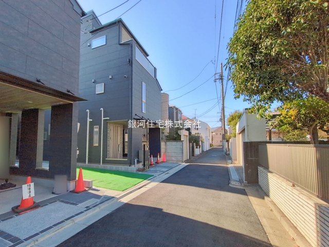 G00388537 東京都中野区沼袋２丁目 新築一戸建て 9780万円 土地面積66.97m² (約20.25坪) 建物面積108.79m² (約32.90坪) 間取り３ＳＬＤＫ 築年月2025年09月(築１年以内)【外観5】