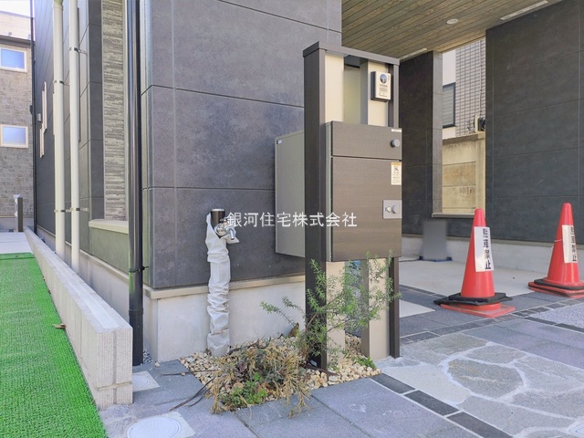 G00388537 東京都中野区沼袋２丁目 新築一戸建て 9780万円 土地面積66.97m² (約20.25坪) 建物面積108.79m² (約32.90坪) 間取り３ＳＬＤＫ 築年月2025年09月(築１年以内)【外観6】