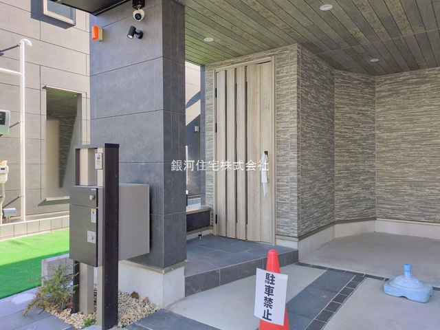 G00388537 東京都中野区沼袋２丁目 新築一戸建て 9780万円 土地面積66.97m² (約20.25坪) 建物面積108.79m² (約32.90坪) 間取り３ＳＬＤＫ 築年月2025年09月(築１年以内)【外観8】