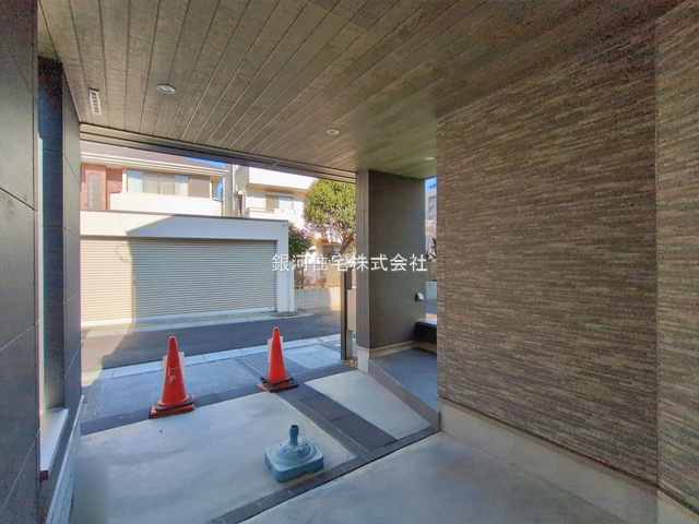 G00388537 東京都中野区沼袋２丁目 新築一戸建て 9780万円 土地面積66.97m² (約20.25坪) 建物面積108.79m² (約32.90坪) 間取り３ＳＬＤＫ 築年月2025年09月(築１年以内)【外観11】