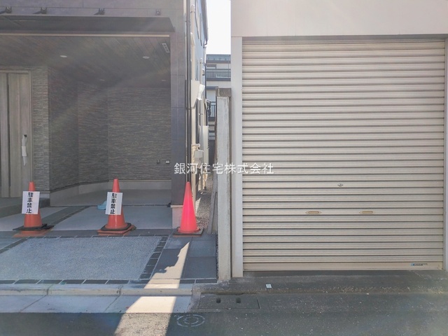 G00388537 東京都中野区沼袋２丁目 新築一戸建て 9780万円 土地面積66.97m² (約20.25坪) 建物面積108.79m² (約32.90坪) 間取り３ＳＬＤＫ 築年月2025年09月(築１年以内)【外観14】
