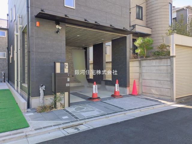 G00388537 東京都中野区沼袋２丁目 新築一戸建て 9780万円 土地面積66.97m² (約20.25坪) 建物面積108.79m² (約32.90坪) 間取り３ＳＬＤＫ 築年月2025年09月(築１年以内)【外観17】