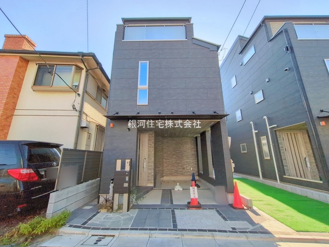 G00388539 東京都中野区沼袋２丁目 新築一戸建て 9780万円 土地面積66.06m² (約19.98坪) 建物面積108.79m² (約32.90坪) 間取り３ＳＬＤＫ 築年月2025年09月(築１年以内)【外観2】