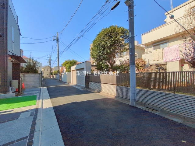 G00388539 東京都中野区沼袋２丁目 新築一戸建て 9780万円 土地面積66.06m² (約19.98坪) 建物面積108.79m² (約32.90坪) 間取り３ＳＬＤＫ 築年月2025年09月(築１年以内)【外観4】