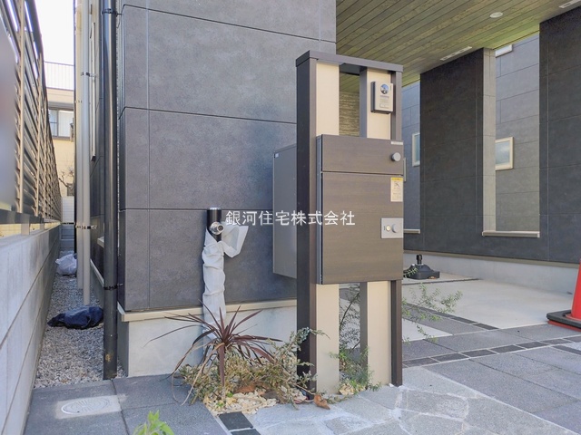 G00388539 東京都中野区沼袋２丁目 新築一戸建て 9780万円 土地面積66.06m² (約19.98坪) 建物面積108.79m² (約32.90坪) 間取り３ＳＬＤＫ 築年月2025年09月(築１年以内)【外観6】