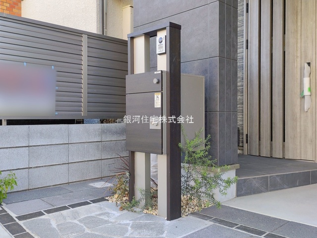 G00388539 東京都中野区沼袋２丁目 新築一戸建て 9780万円 土地面積66.06m² (約19.98坪) 建物面積108.79m² (約32.90坪) 間取り３ＳＬＤＫ 築年月2025年09月(築１年以内)【外観7】