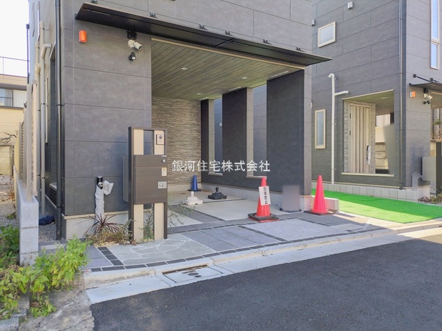 G00388539 東京都中野区沼袋２丁目 新築一戸建て 9780万円 土地面積66.06m² (約19.98坪) 建物面積108.79m² (約32.90坪) 間取り３ＳＬＤＫ 築年月2025年09月(築１年以内)【外観17】