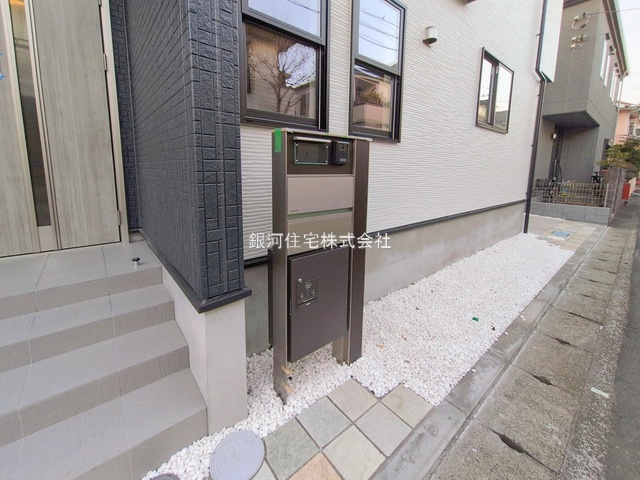 G00388540 神奈川県相模原市緑区西橋本３丁目 新築一戸建て 5380万円 土地面積106.53m² (約32.22坪) 建物面積99.51m² (約30.10坪) 間取り４ＬＤＫ 築年月2026年01月(築１年以内)【外観11】