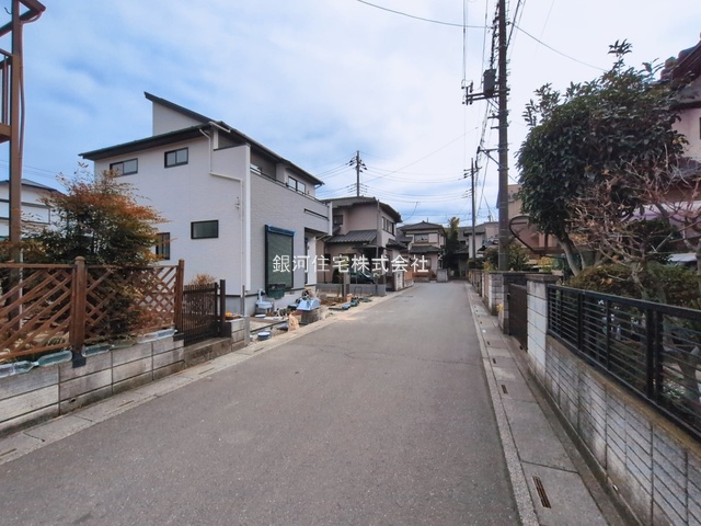 G00388548 埼玉県上尾市大字上 新築一戸建て 3398万円 土地面積130.87m² (約39.58坪) 建物面積100.19m² (約30.30坪) 間取り４ＬＤＫ 築年月2026年02月(築１年以内)【外観3】