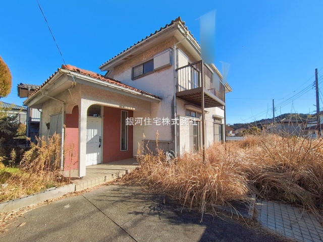 G00389354 千葉県市原市桜台３丁目 中古一戸建て 1649万円 土地面積225.15m² (約68.10坪) 建物面積117.03m² (約35.40坪) 間取り４ＬＤＫ 築年月1980年12月(築45年)【外観13】