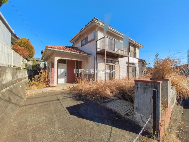 G00389354 千葉県市原市桜台３丁目 中古一戸建て 1649万円 土地面積225.15m² (約68.10坪) 建物面積117.03m² (約35.40坪) 間取り４ＬＤＫ 築年月1980年12月(築45年)【外観15】