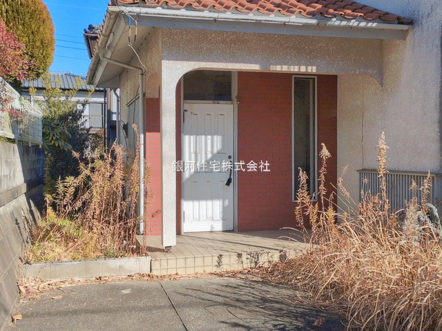 G00389354 千葉県市原市桜台３丁目 中古一戸建て 1649万円 土地面積225.15m² (約68.10坪) 建物面積117.03m² (約35.40坪) 間取り４ＬＤＫ 築年月1980年12月(築45年)【外観16】