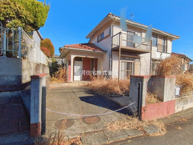 G00389354 千葉県市原市桜台３丁目 中古一戸建て 1649万円 土地面積225.15m² (約68.10坪) 建物面積117.03m² (約35.40坪) 間取り４ＬＤＫ 築年月1980年12月(築45年)【外観17】