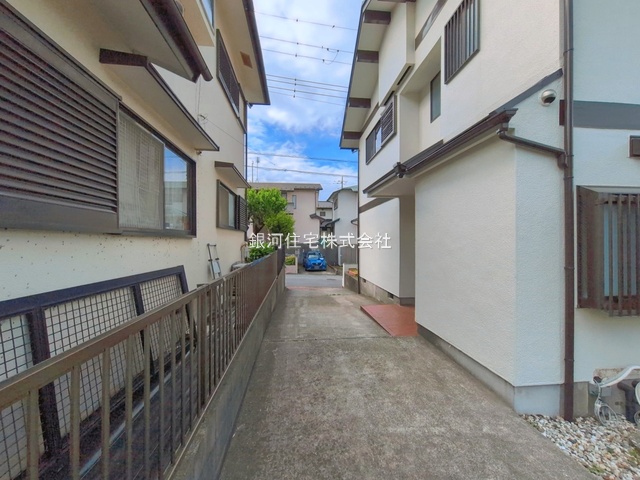 G00389356 千葉県市原市有秋台西２丁目 中古一戸建て 1779万円 土地面積175.28m² (約53.02坪) 建物面積106.86m² (約32.32坪) 間取り４ＬＤＫ 築年月1982年01月(築44年)【外観9】
