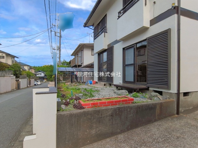 G00389356 千葉県市原市有秋台西２丁目 中古一戸建て 1779万円 土地面積175.28m² (約53.02坪) 建物面積106.86m² (約32.32坪) 間取り４ＬＤＫ 築年月1982年01月(築44年)【外観13】