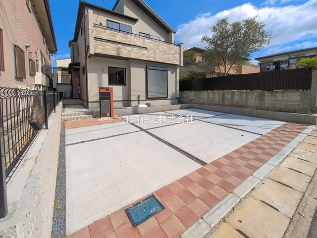 G00390025 千葉県市川市本北方３丁目 新築一戸建て 5690万円 土地面積146.81m² (約44.41坪) 建物面積104.13m² (約31.49坪) 間取り４ＬＤＫ 築年月2026年01月(築１年以内)【外観4】