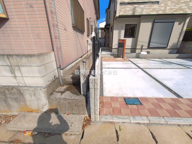 G00390025 千葉県市川市本北方３丁目 新築一戸建て 5690万円 土地面積146.81m² (約44.41坪) 建物面積104.13m² (約31.49坪) 間取り４ＬＤＫ 築年月2026年01月(築１年以内)【外観5】