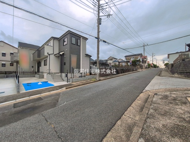 G00390036 千葉県松戸市八ヶ崎５丁目 新築一戸建て 3990万円 土地面積138.11m² (約41.77坪) 建物面積102.46m² (約30.99坪) 間取り４ＬＤＫ 築年月2026年05月(築１年以内)【外観3】