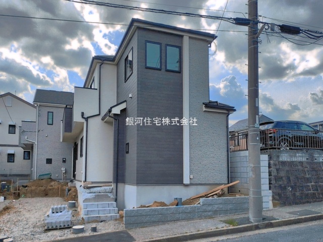 G00390036 千葉県松戸市八ヶ崎５丁目 新築一戸建て 3990万円 土地面積138.11m² (約41.77坪) 建物面積102.46m² (約30.99坪) 間取り４ＬＤＫ 築年月2026年05月(築１年以内)【外観15】
