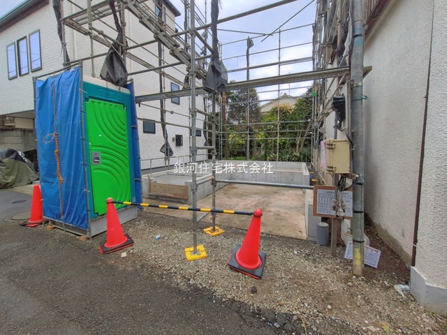 G00390093 東京都品川区戸越４丁目 新築一戸建て 7980万円 土地面積51.04m² (約15.43坪) 建物面積92.90m² (約28.10坪) 間取り２ＳＬＤＫ 築年月2026年06月