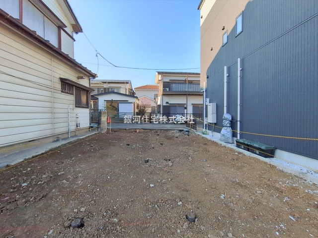 G00390101 神奈川県横浜市磯子区栗木１丁目 新築一戸建て 3680万円 土地面積77.94m² (約23.57坪) 建物面積65.81m² (約19.90坪) 間取り１ＳＬＤＫ 築年月2026年06月【外観5】