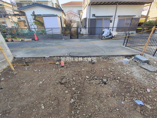 G00390101 神奈川県横浜市磯子区栗木１丁目 新築一戸建て 3680万円 土地面積77.94m² (約23.57坪) 建物面積65.81m² (約19.90坪) 間取り１ＳＬＤＫ 築年月2026年06月【外観8】