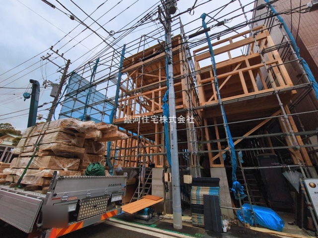 G00390106 神奈川県横浜市中区赤門町１丁目 新築一戸建て 6380万円 土地面積84.90m² (約25.68坪) 建物面積114.38m² (約34.59坪) 間取り３ＳＬＤＫ 築年月2026年04月【外観4】