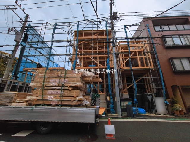 G00390106 神奈川県横浜市中区赤門町１丁目 新築一戸建て 6380万円 土地面積84.90m² (約25.68坪) 建物面積114.38m² (約34.59坪) 間取り３ＳＬＤＫ 築年月2026年04月【外観5】