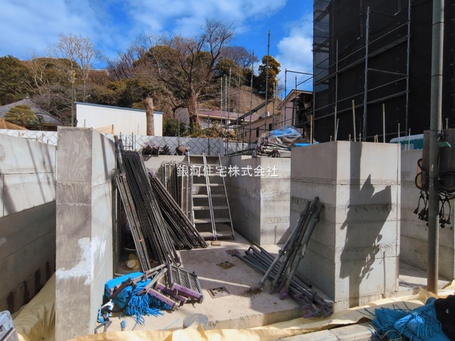 G00390106 神奈川県横浜市中区赤門町１丁目 新築一戸建て 6380万円 土地面積84.90m² (約25.68坪) 建物面積114.38m² (約34.59坪) 間取り３ＳＬＤＫ 築年月2026年04月【外観7】