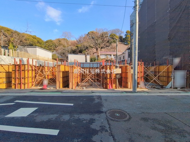 G00390106 神奈川県横浜市中区赤門町１丁目 新築一戸建て 6380万円 土地面積84.90m² (約25.68坪) 建物面積114.38m² (約34.59坪) 間取り３ＳＬＤＫ 築年月2026年04月【外観10】