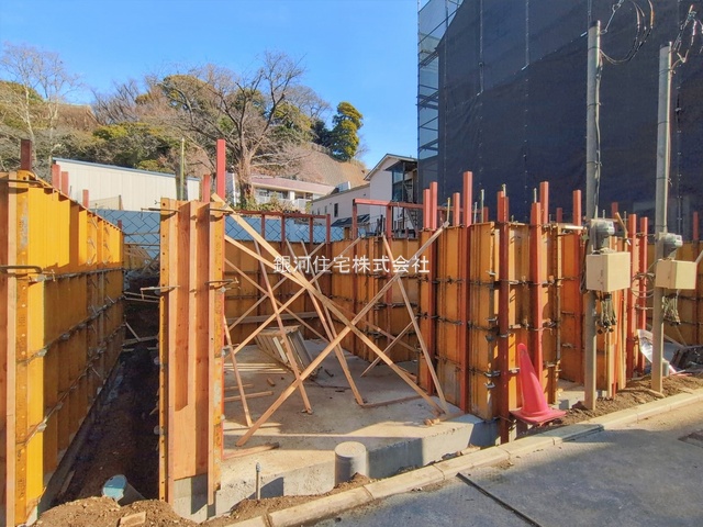 G00390106 神奈川県横浜市中区赤門町１丁目 新築一戸建て 6380万円 土地面積84.90m² (約25.68坪) 建物面積114.38m² (約34.59坪) 間取り３ＳＬＤＫ 築年月2026年04月【外観11】