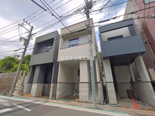 G00390106 神奈川県横浜市中区赤門町１丁目 新築一戸建て 4480万円 土地面積84.90m² (約25.68坪) 建物面積114.38m² (約34.59坪) 間取り３ＳＬＤＫ 築年月2026年07月(築１年以内)【外観15】