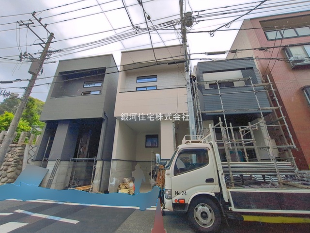 G00390106 神奈川県横浜市中区赤門町１丁目 新築一戸建て 4480万円 土地面積84.90m² (約25.68坪) 建物面積114.38m² (約34.59坪) 間取り３ＳＬＤＫ 築年月2026年07月(築１年以内)【外観18】