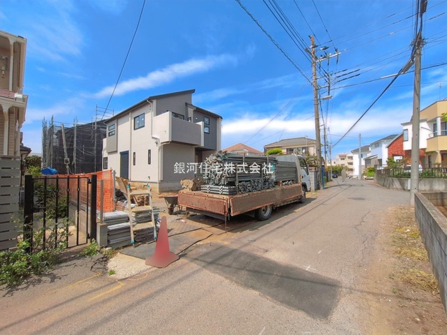 G00390109 埼玉県春日部市西金野井 新築一戸建て 2990万円 土地面積172.92m² (約52.30坪) 建物面積103.50m² (約31.30坪) 間取り４ＬＤＫ 築年月2026年04月【外観3】