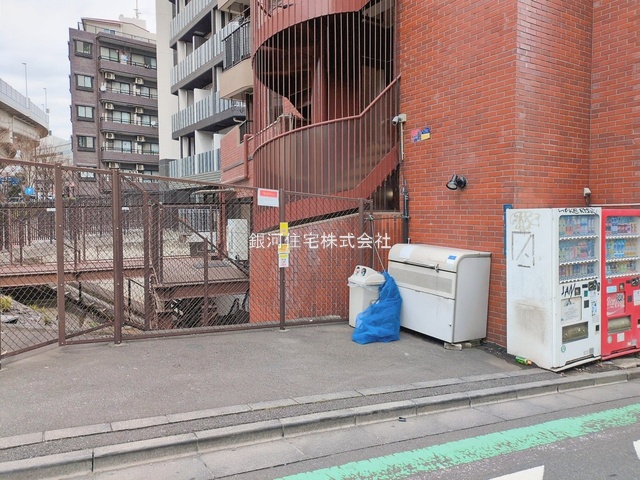 G00390118 東京都渋谷区代々木４丁目 中古マンション 2130万円 専有面積22.41m² (約6.77坪) 間取りワンルーム 所在階6階 築年月1977年07月(築48年)【外観10】