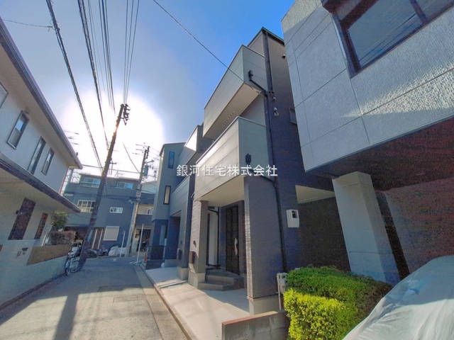 G00390780 神奈川県川崎市幸区南加瀬２丁目 新築一戸建て 4990万円 土地面積48.04m² (約14.53坪) 建物面積86.78m² (約26.25坪) 間取り２ＳＬＤＫ 築年月2026年03月(築１年以内)【外観3】