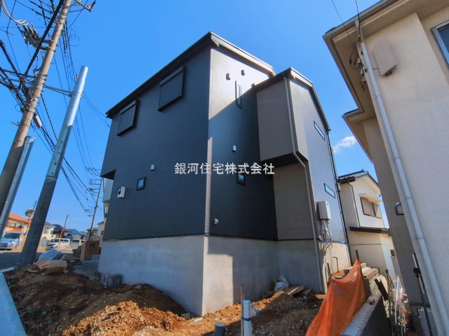G00390811 神奈川県横浜市旭区白根６丁目 新築一戸建て 5190万円 土地面積120.80m² (約36.54坪) 建物面積105.78m² (約31.99坪) 間取り４ＬＤＫ 築年月2026年03月(築１年以内)【外観14】