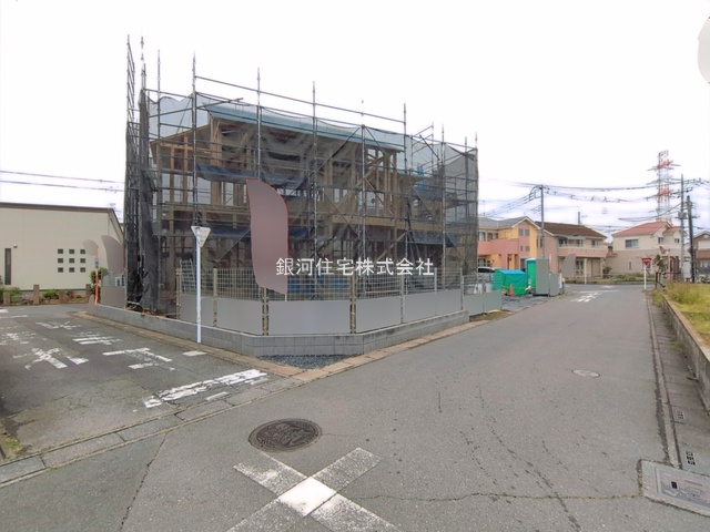 G00390939 埼玉県桶川市末広３丁目 新築一戸建て 4698万円 土地面積201.82m² (約61.05坪) 建物面積103.92m² (約31.43坪) 間取り４ＬＤＫ 築年月2026年06月【外観6】
